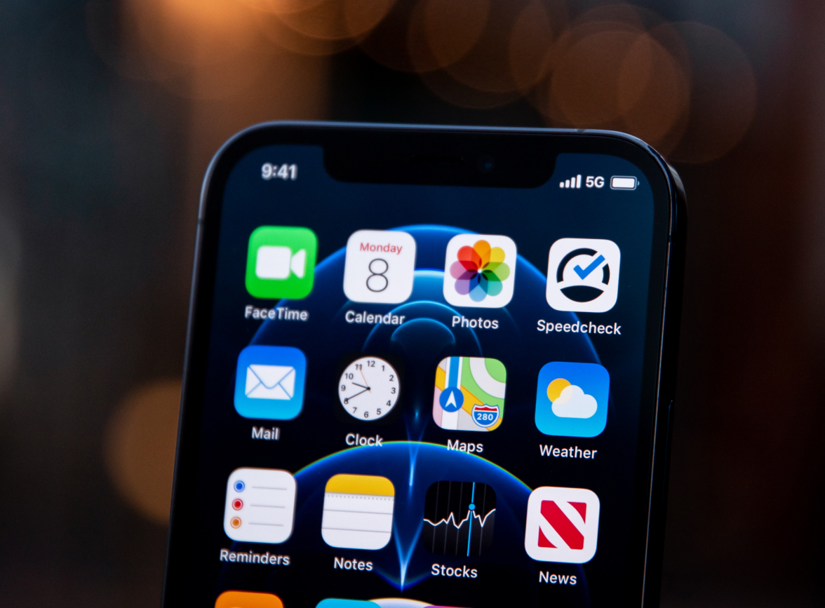 江南苹果手机维修分享为什么 iPhone 12 在冬季会自动关机 
